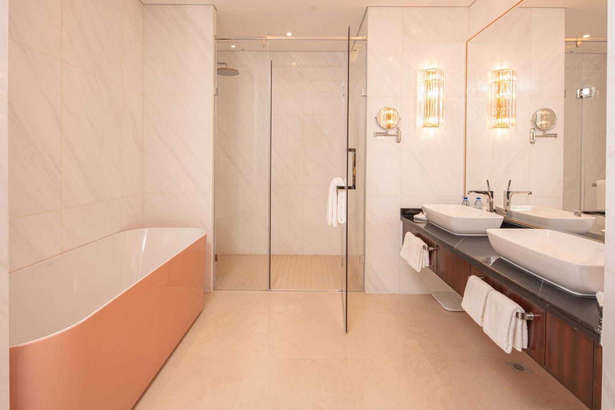 Hilton Brazzaville Les Tours Jumelles Hotel & Residences Exteriör bild