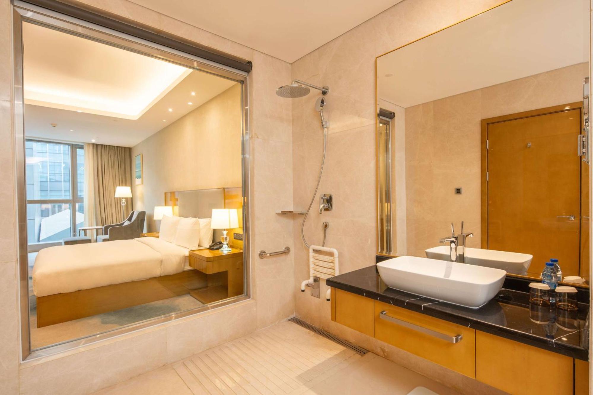 Hilton Brazzaville Les Tours Jumelles Hotel & Residences Exteriör bild