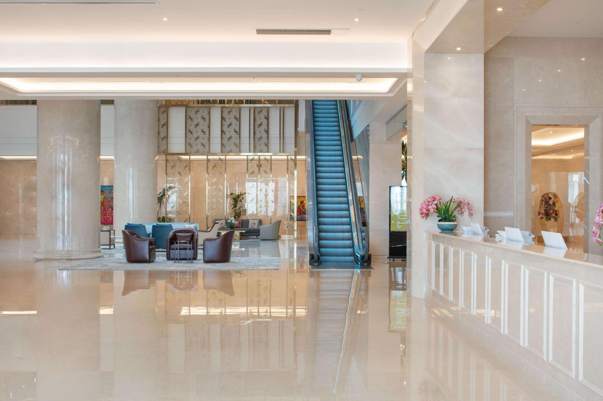 Hilton Brazzaville Les Tours Jumelles Hotel & Residences Exteriör bild